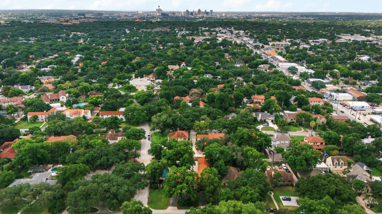 Luxury Property in Olmos Park