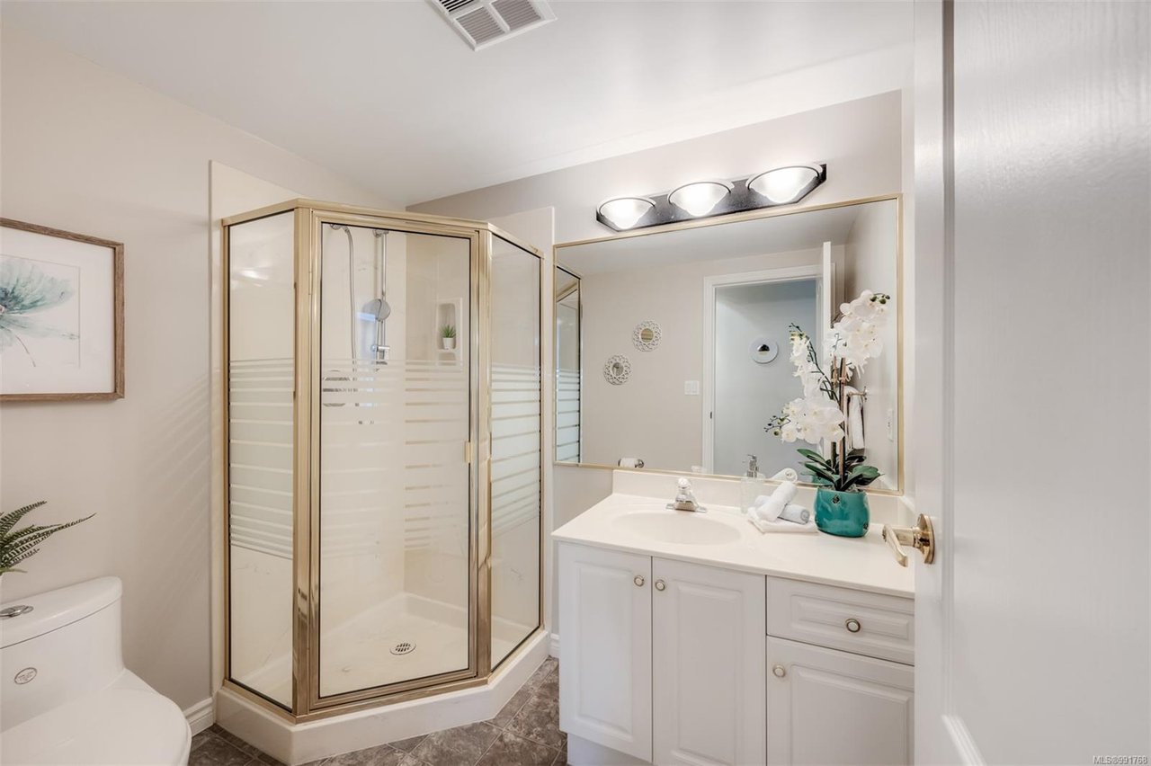 32-108 Aldersmith Pl