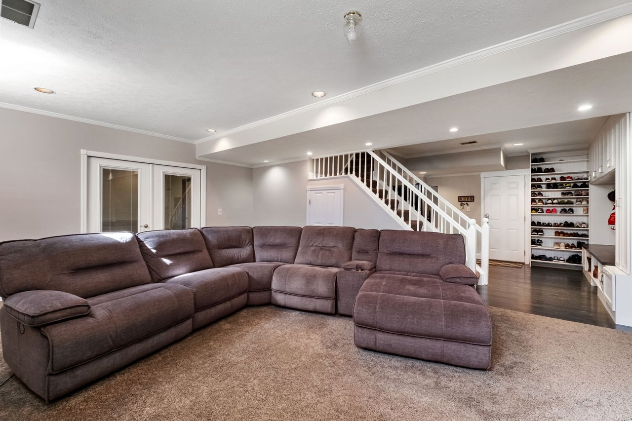 913 Highlander Circle