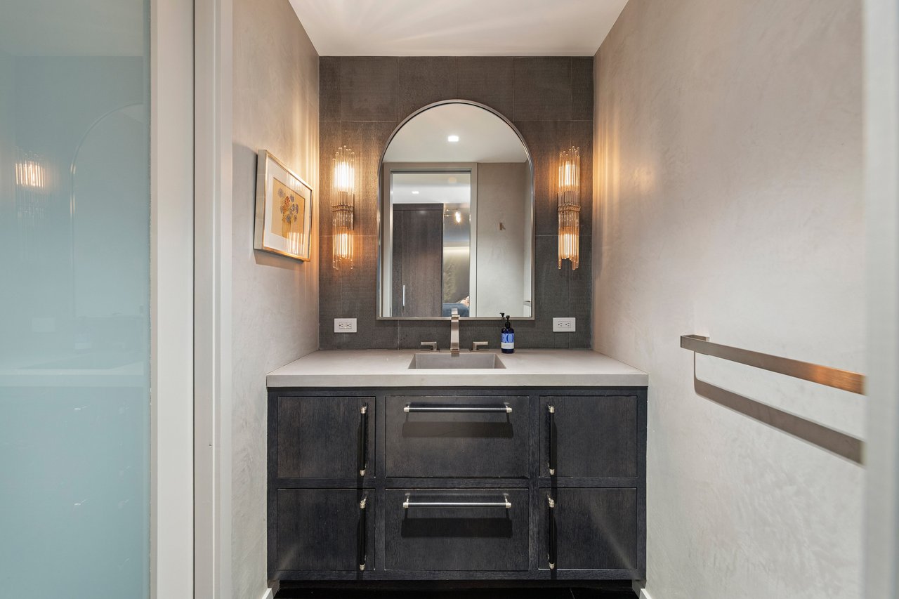 Seize The Bay… at 999 Green