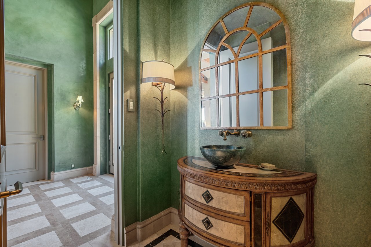 2 Nebulae Way, Rancho Mirage