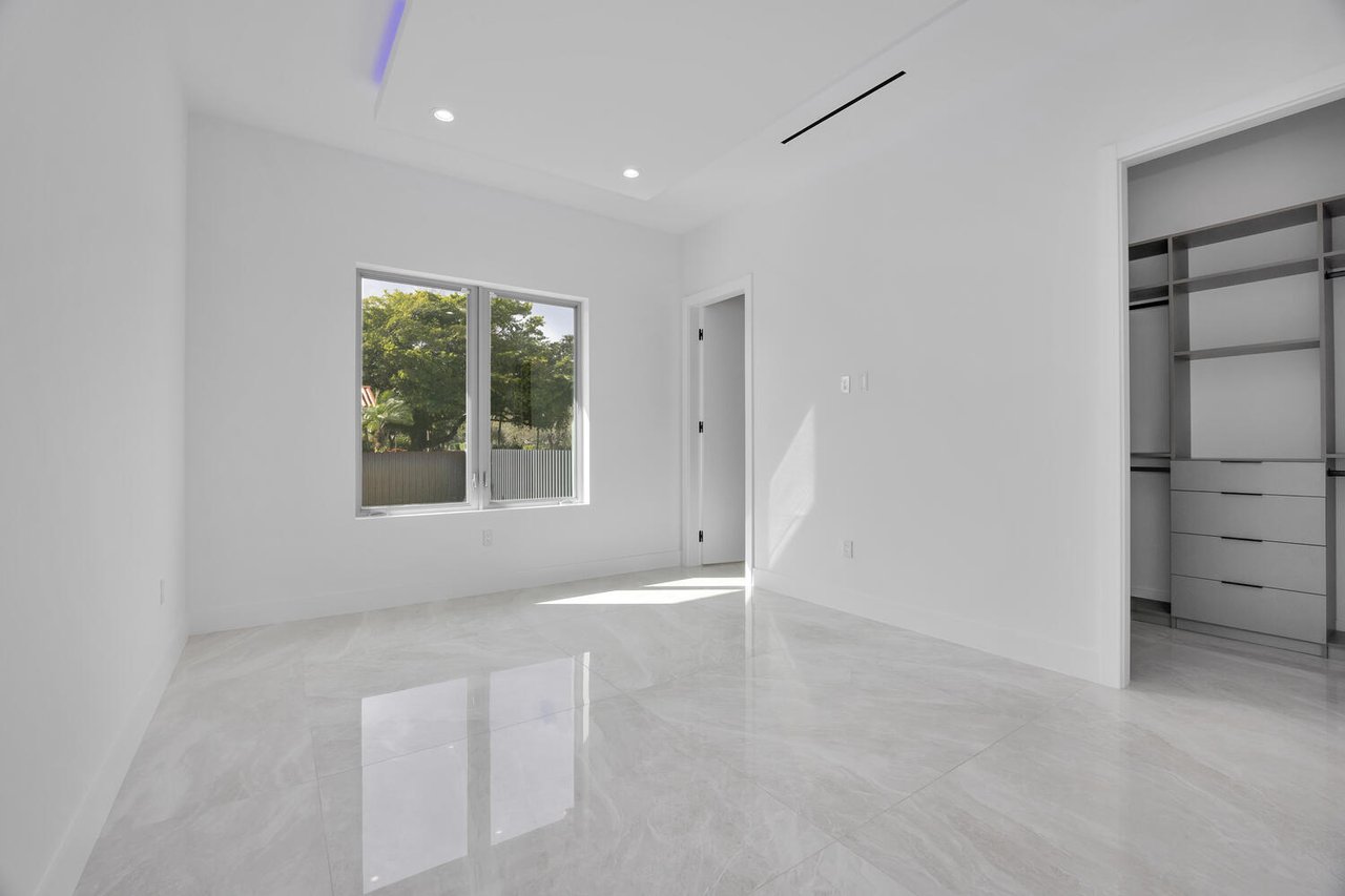 Your Private Resort - Everyday Of The Week