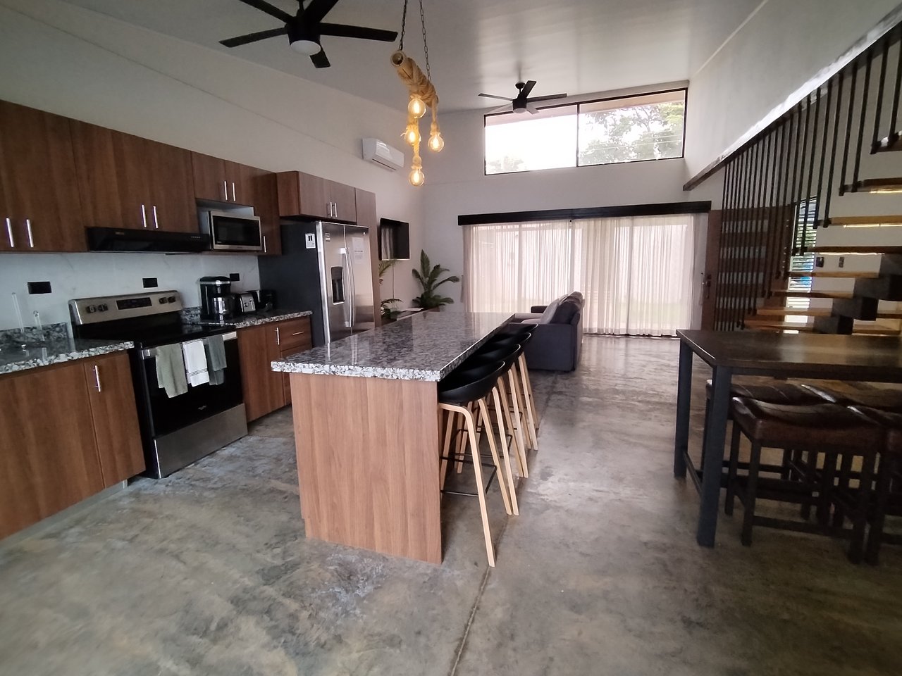 Uncle's House: Contemporary Home for Sale in Uvita - Close to the Beach!