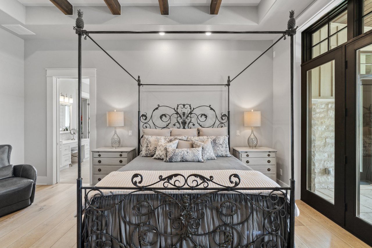 1457 Avenida High View
