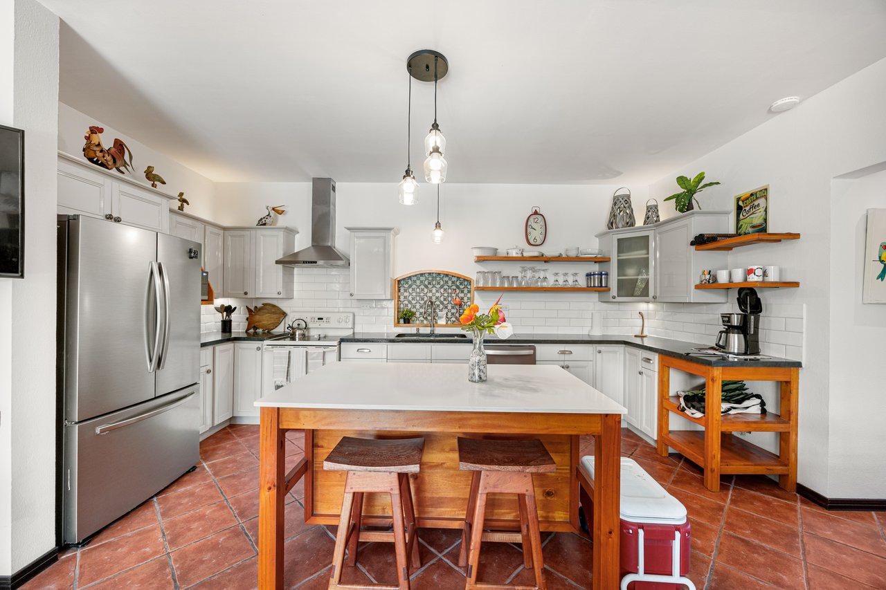 Casa Mimosa | Versatile Luxury Retreat Just 3 Minutes from Flamingo Beach