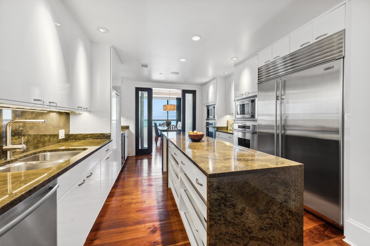 180 East Pearson Unit: 5902