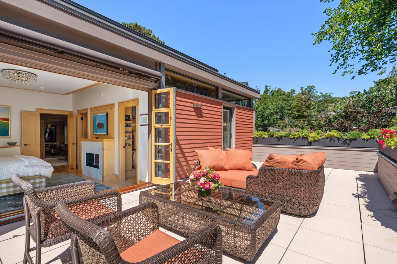  18 Ash Street, Cambridge, MA 02138