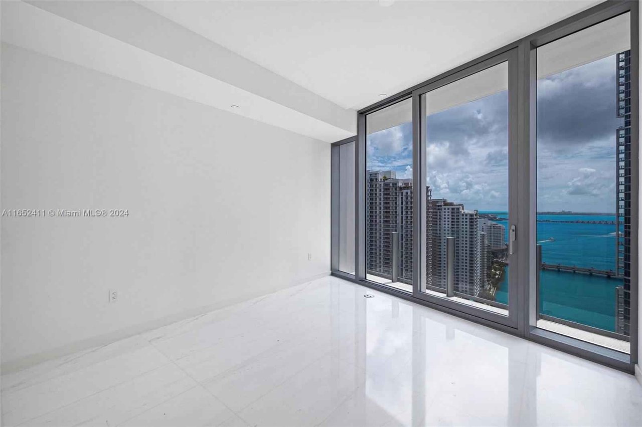 300 Biscayne Unit 2906