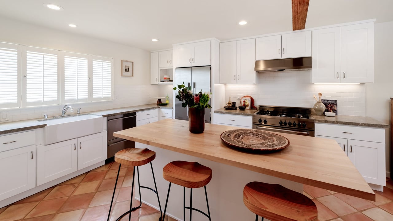 17098 Palisades Cir