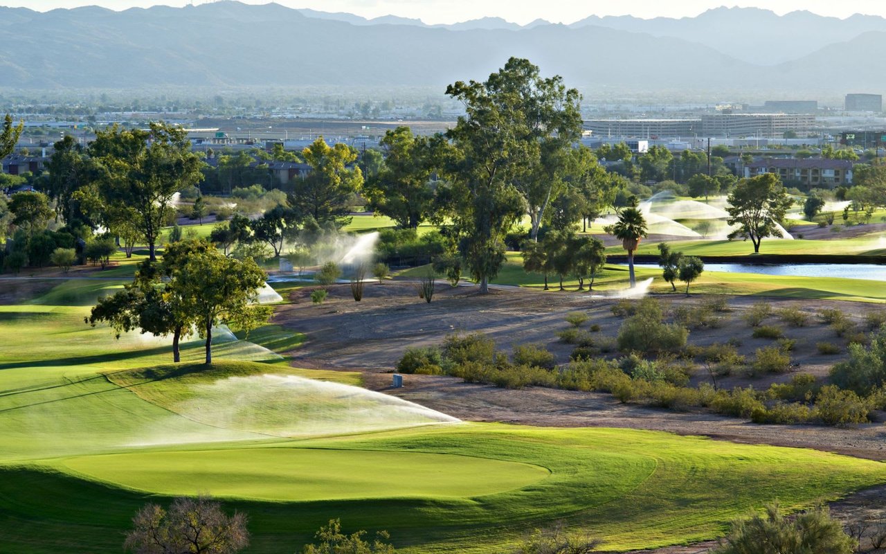 Pinnacle Peak Country Club