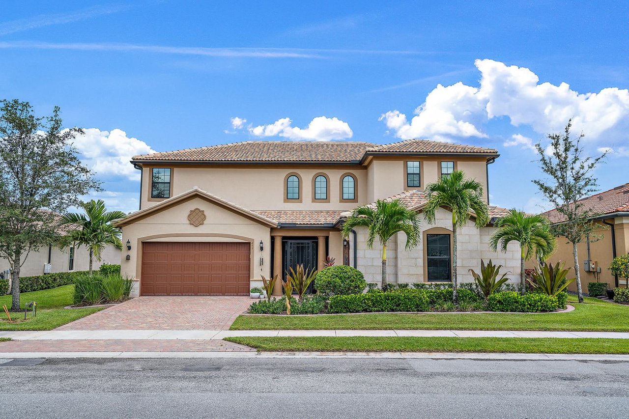 459 Sonoma Isles Cir