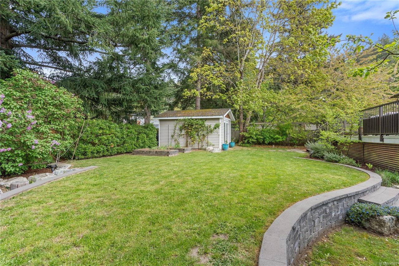 1228 Pearce Cres