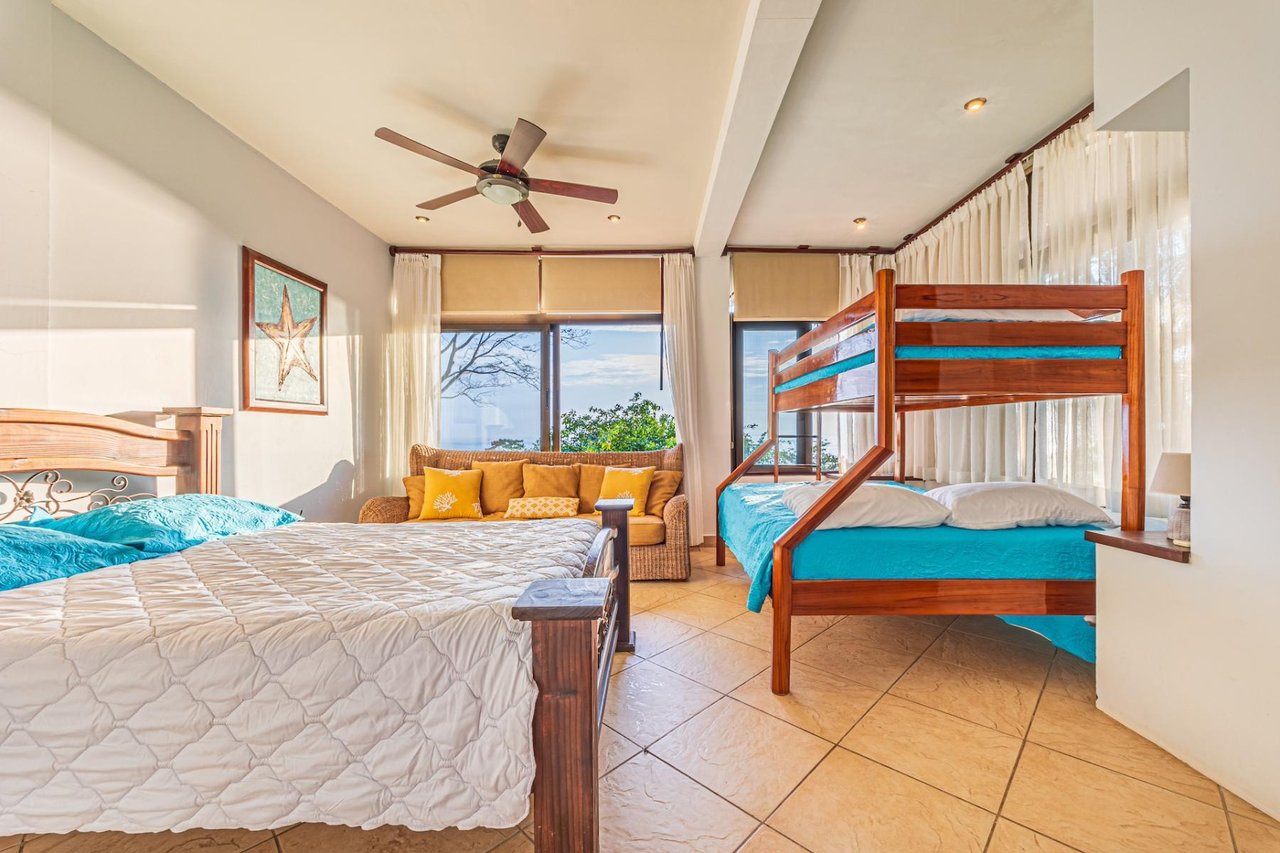 Colonial Oceanfront Rental Estate, Dominical, Puntarenas