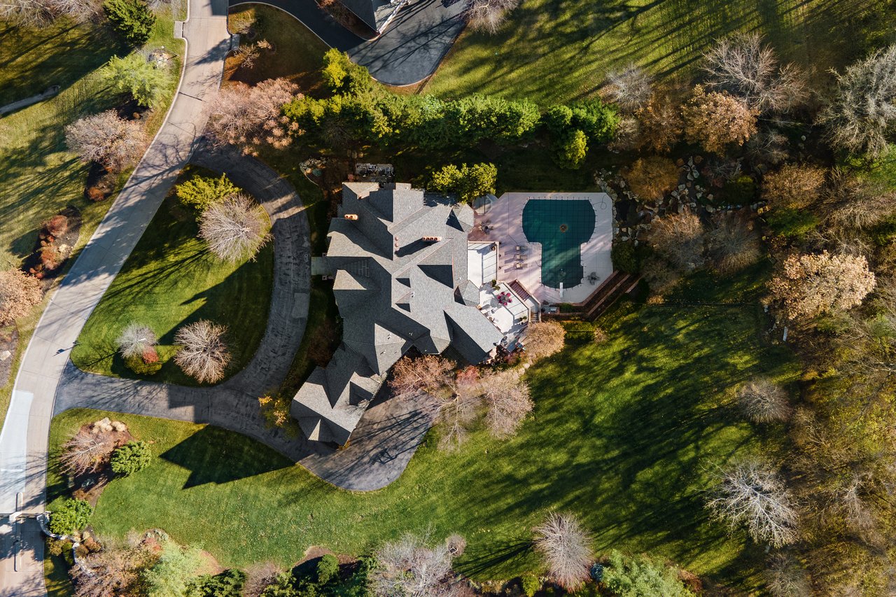 A Town & Country Sanctuary on 2+ Acres With a Surprising Backdrop 