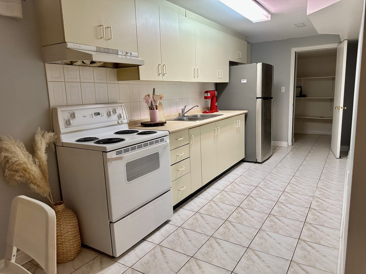 5 Belwood Boulevard  Unit:Bsmt