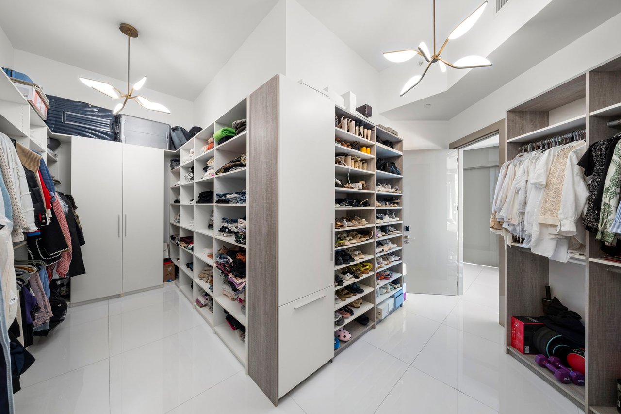 4100 Island Blvd # 1 Unit: PH-1