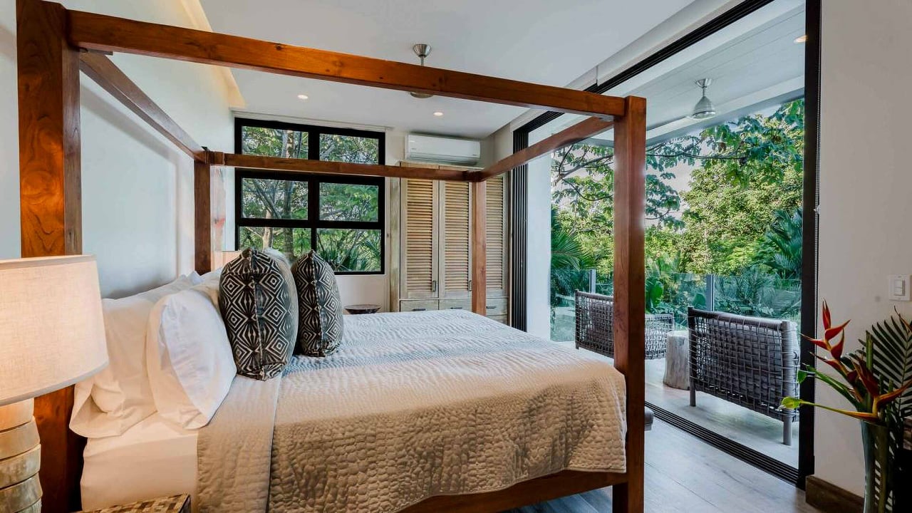 Mirazul, Hill Top Luxury Estate