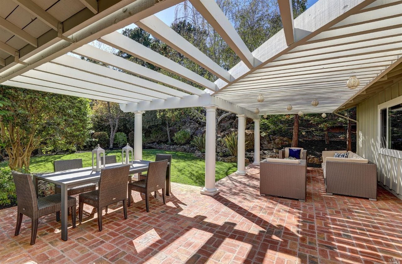 151 Fernwood Dr