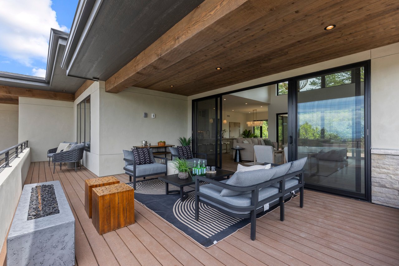 2783 Hawk Point 