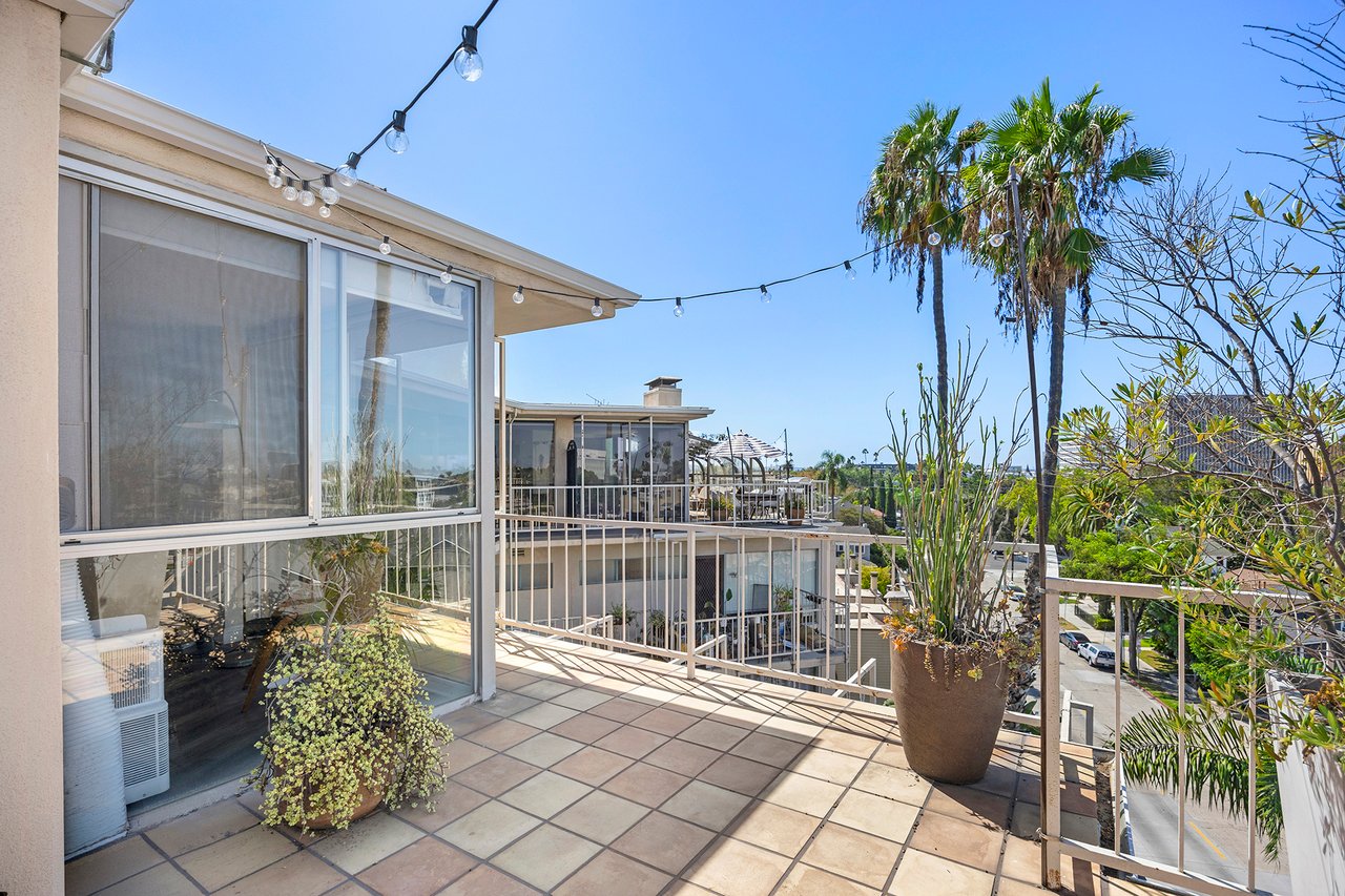 MIDCENTURY MODERN PENTHOUSE WEST for Sale in Santa Ana