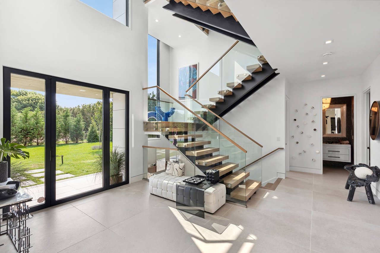 279 Mitchell Ln