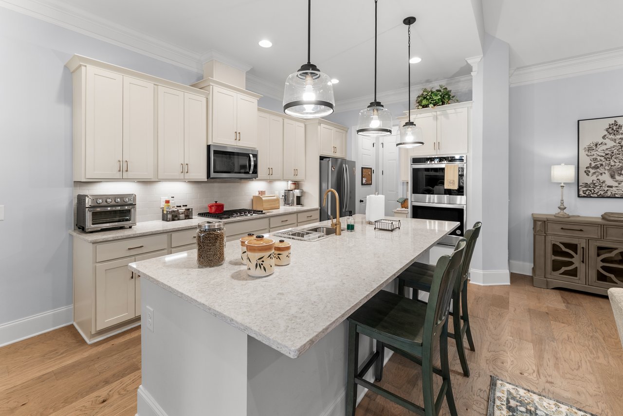 	 10 Golf Drive Pooler, GA 31322