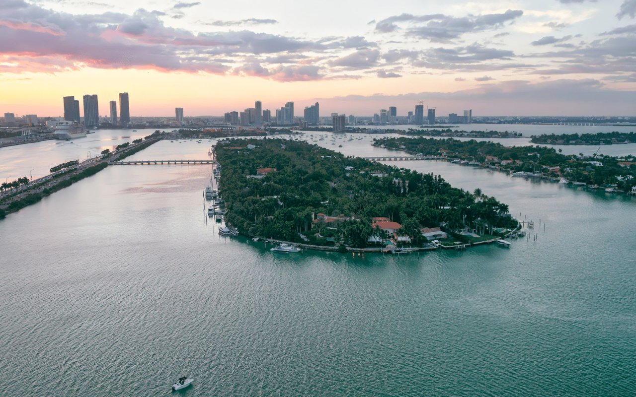Hibiscus & Palm Islands