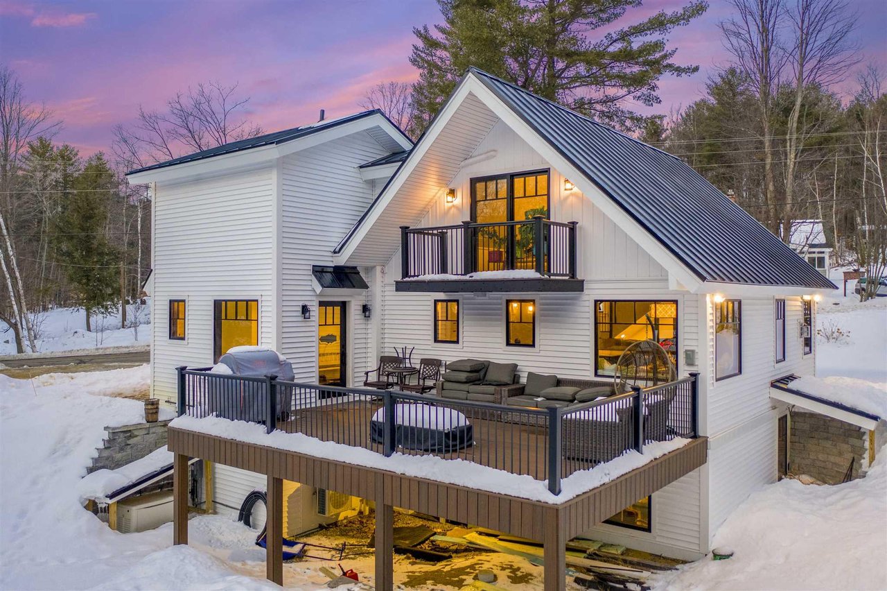 33 Mountain Dr