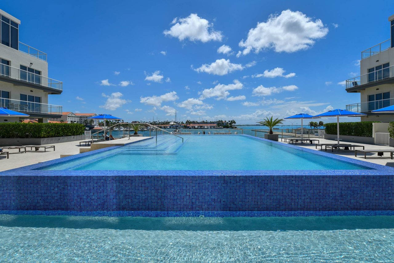 Harbour House 602 S
