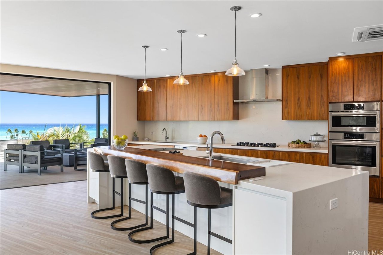 Wallace 3849 Poka St, Honolulu, HI 96816