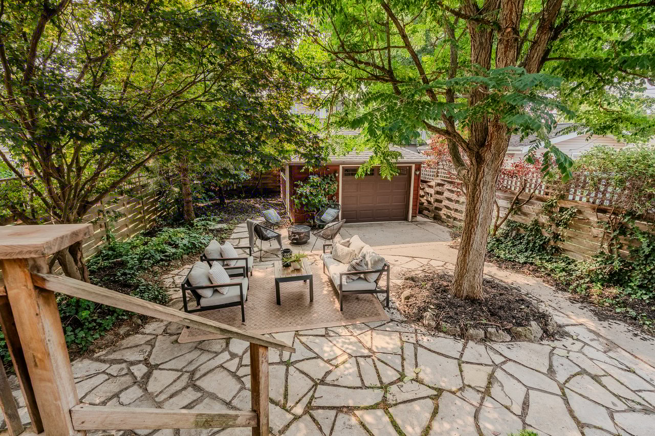 296 Linsmore Cres