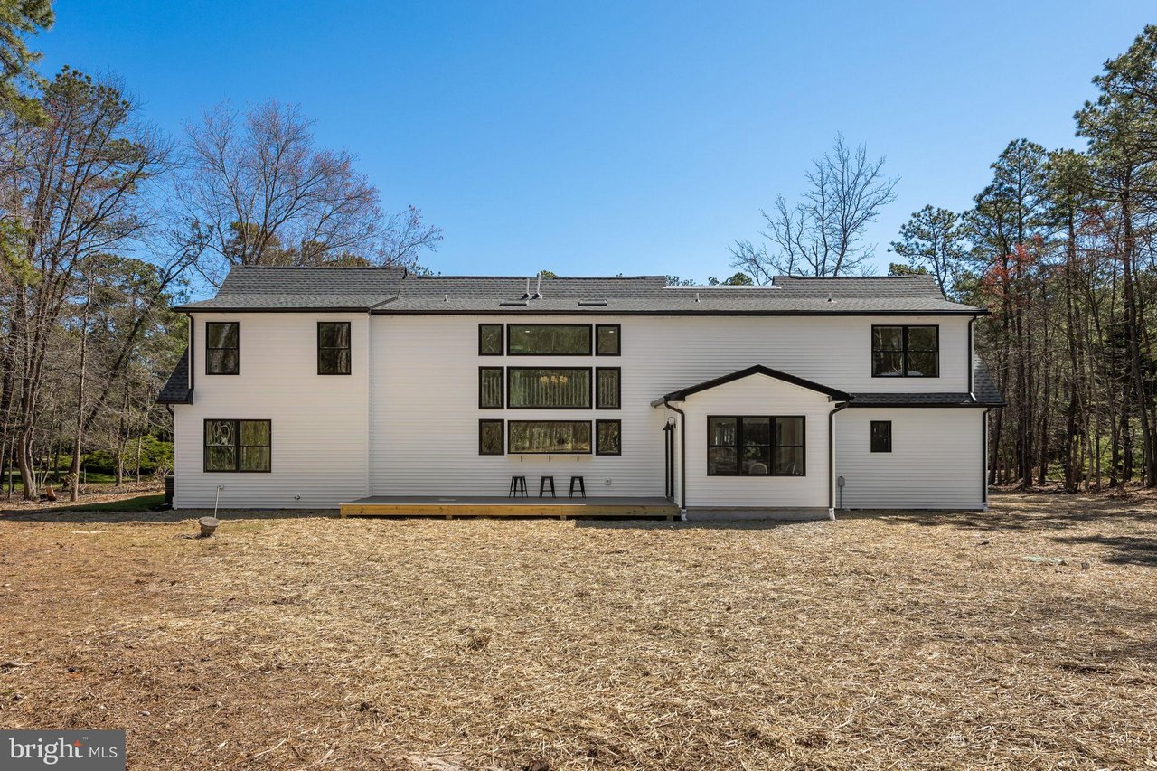 136 W Centennial Drive