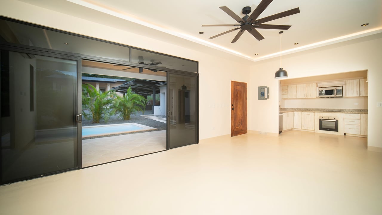 Casa Dos Rosas | Near the Coast House For Sale in Tamarindo