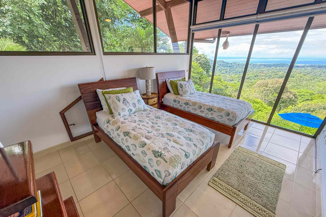 Panoramic Ocean View 4-Bedroom Home with Big Pool & Ample Space to Entertain in Ojochal Costa Rica
