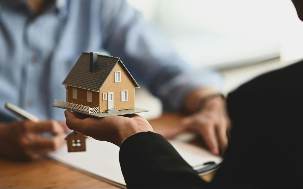 What Does Homeowners Insurance Cover? Beginner's Guide