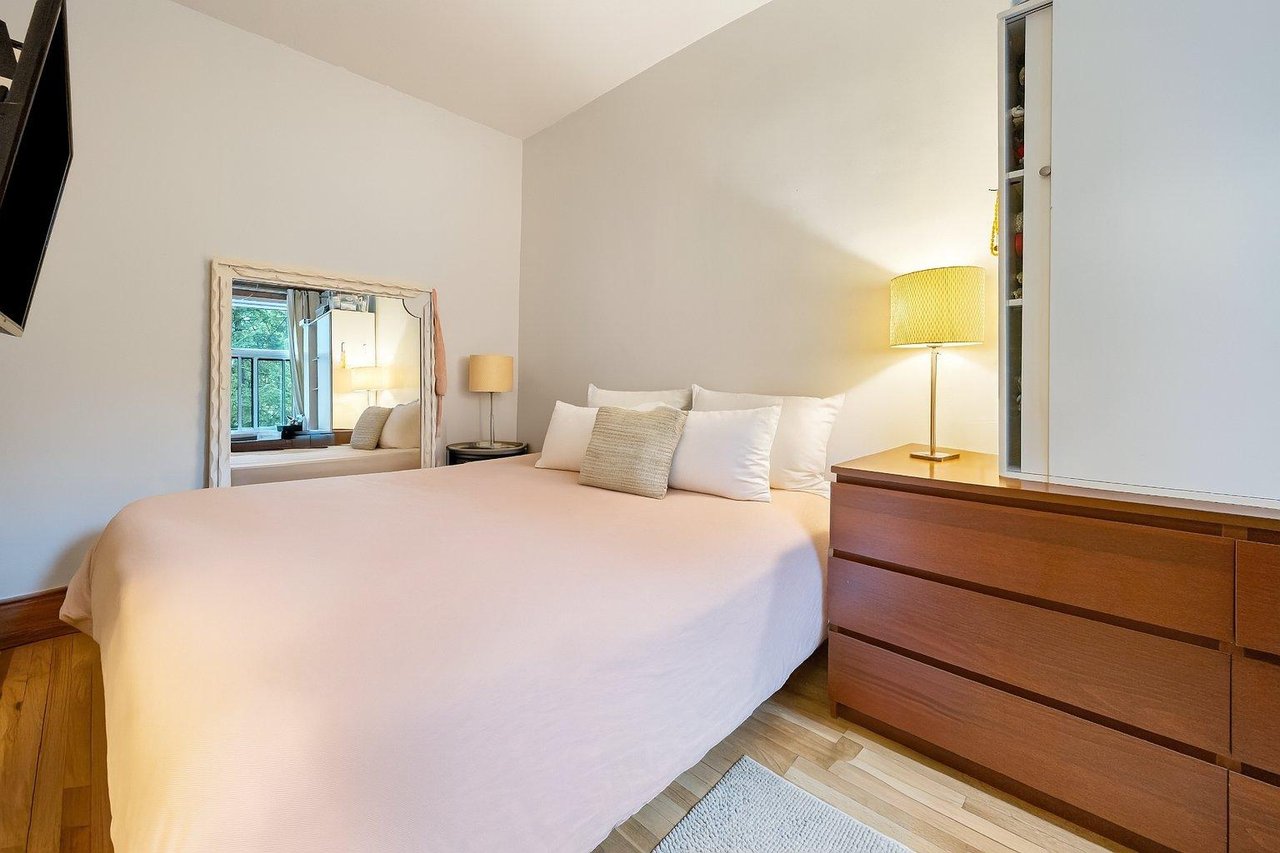 Outremont | Classic triplex in a sought-after area