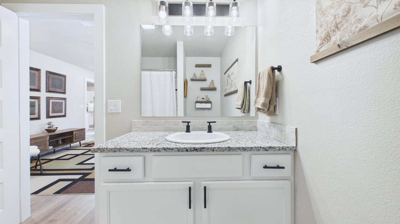 6108 Purtis Creek