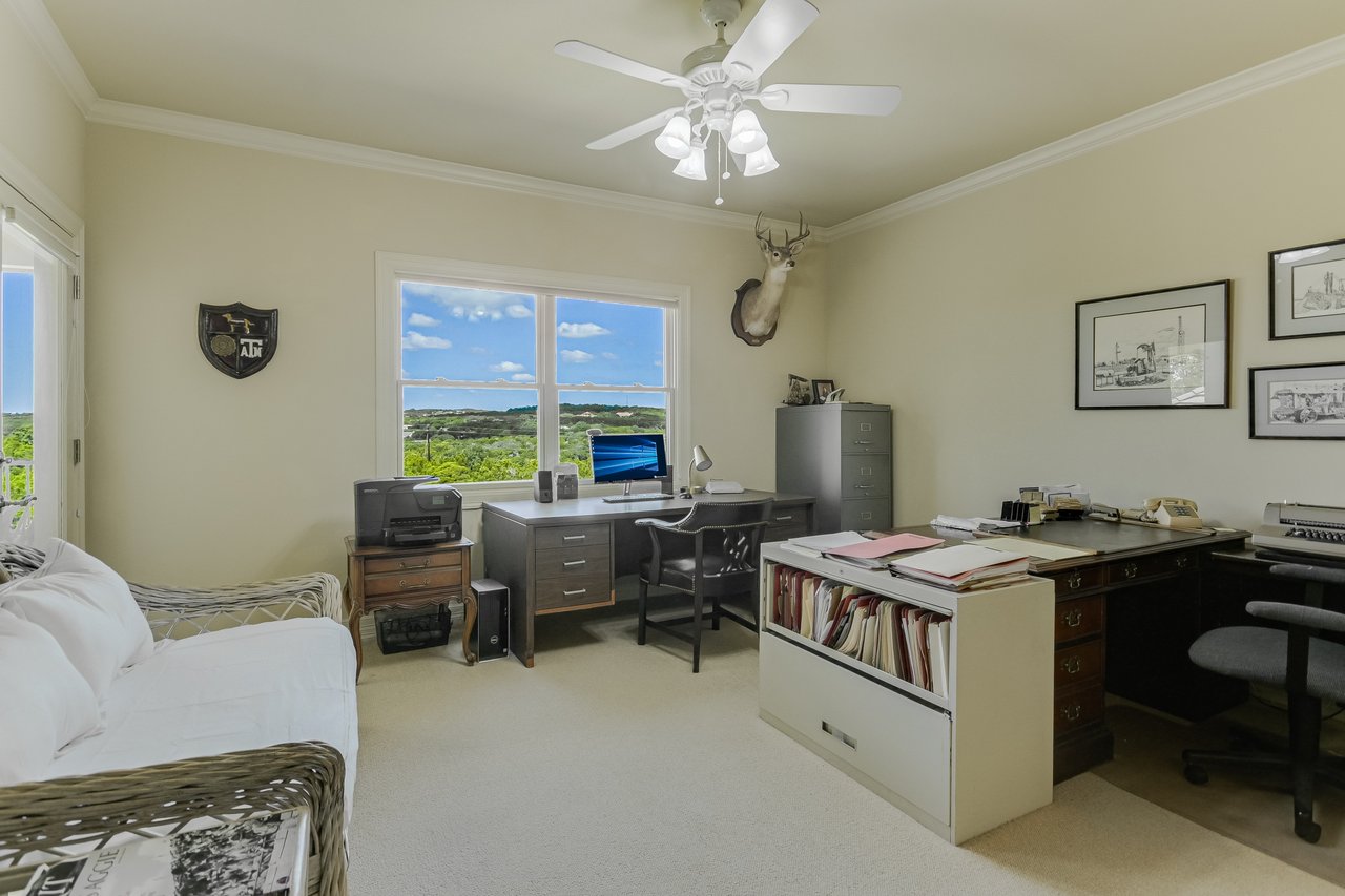1812 Chalk Rock Cove