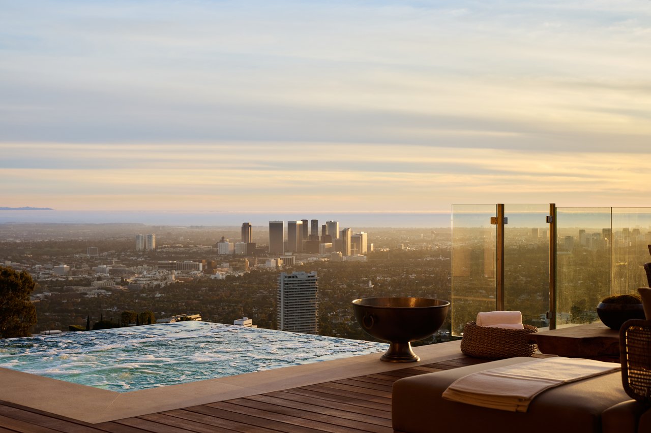 1615 Blue Jay Way, Bird Streets