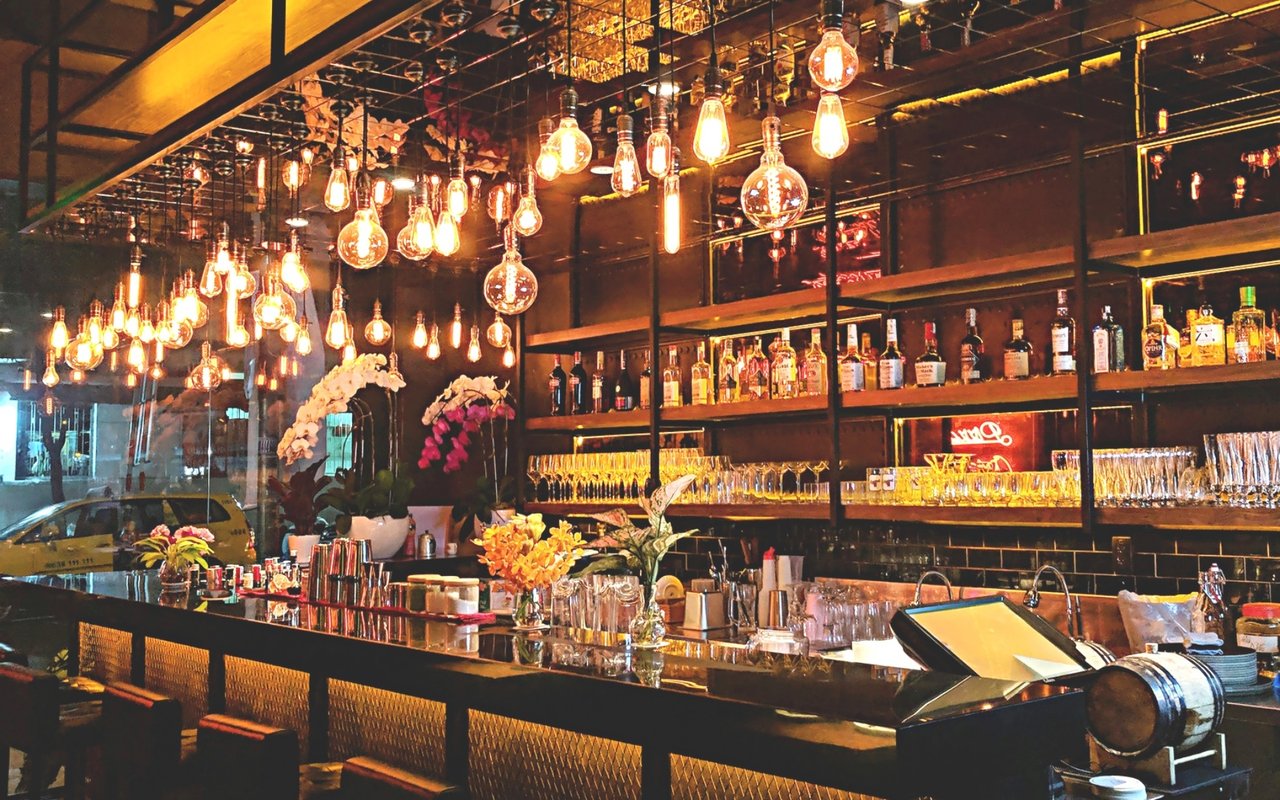 Madly in Love with These Date Night Restaurants & Bars in Seattle