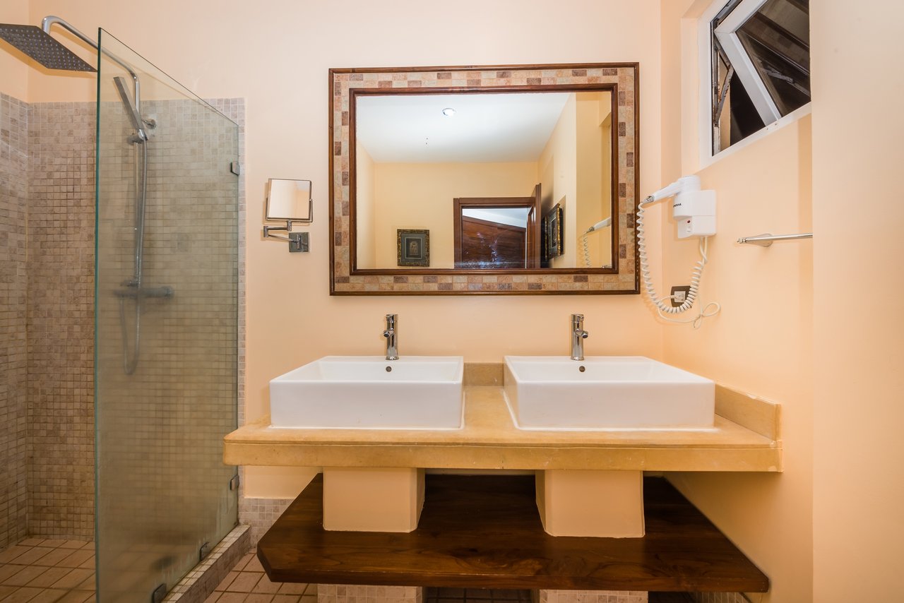 Naxos #8 | Modern Ocean-View Residence Steps from Playa Langosta