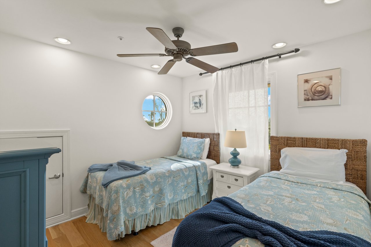 16205 Captiva DR