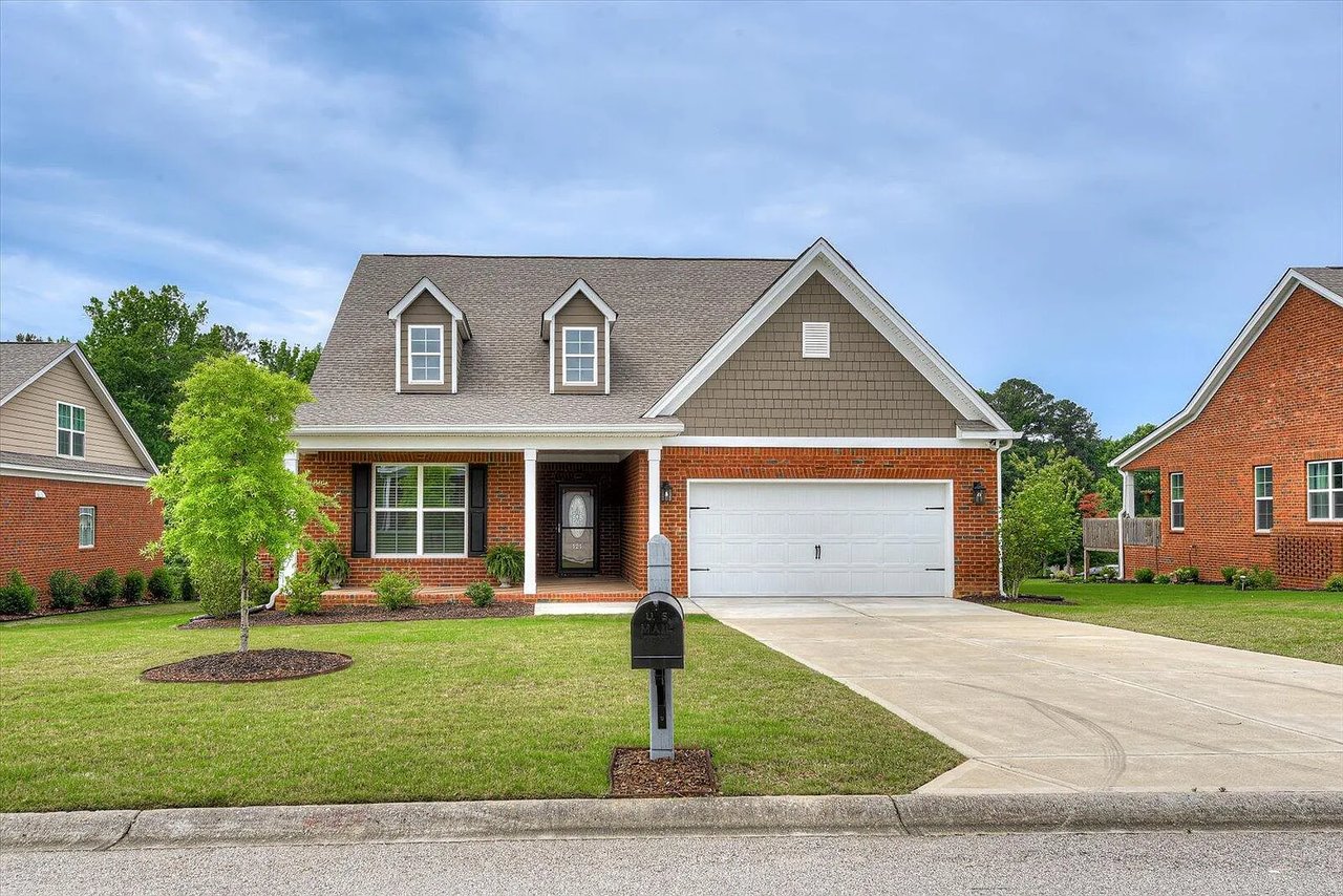 121 Fitzsimmons Dr