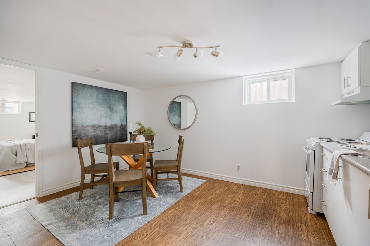 19 Hart Ave