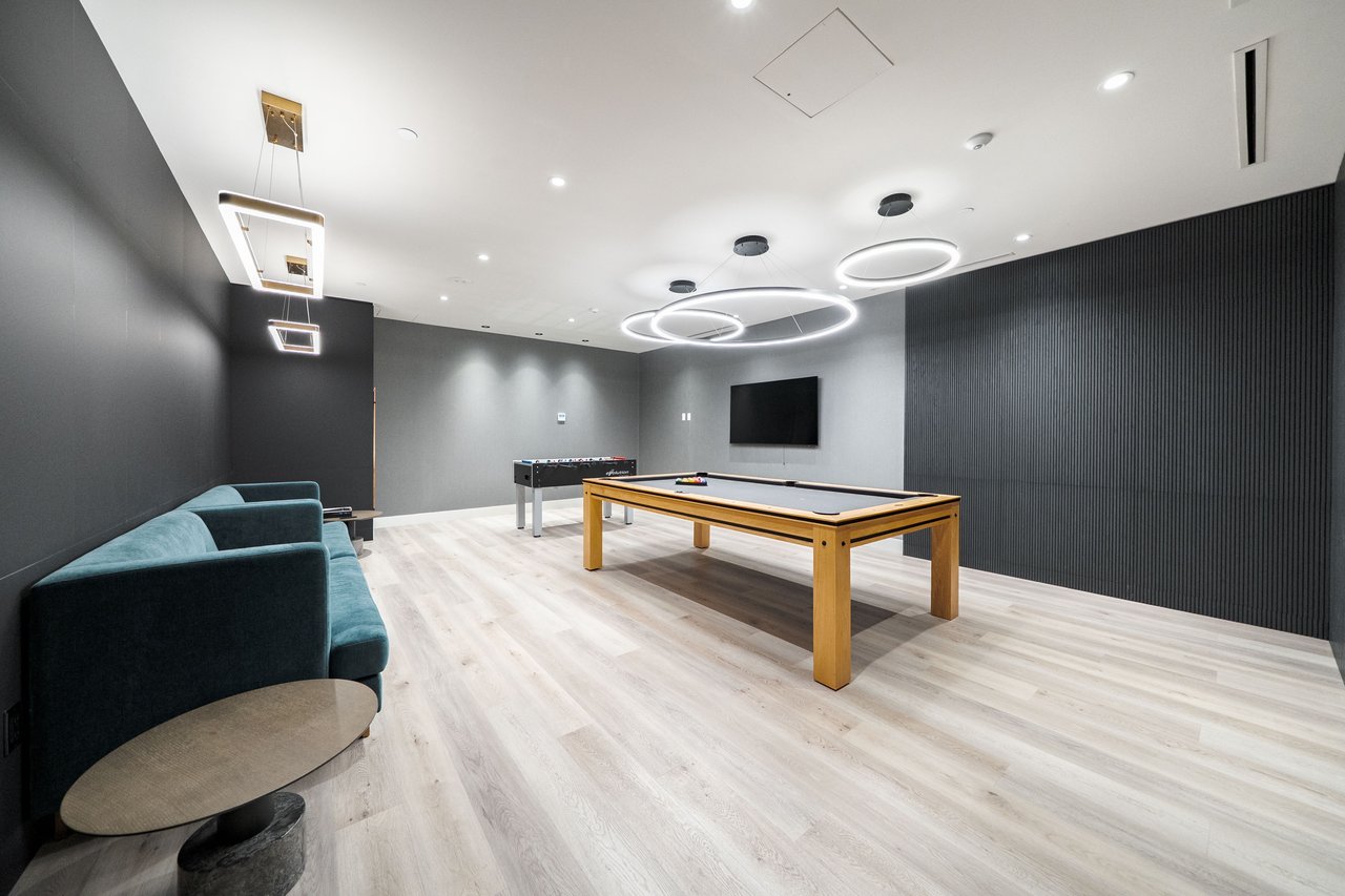 30 Upper Mall Way, A2205