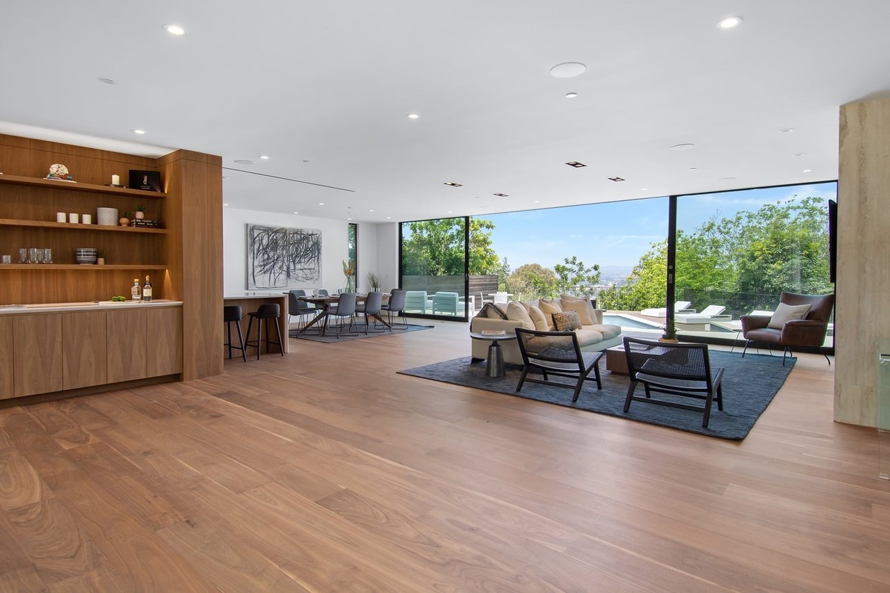 9040 Alto Cedro Drive
