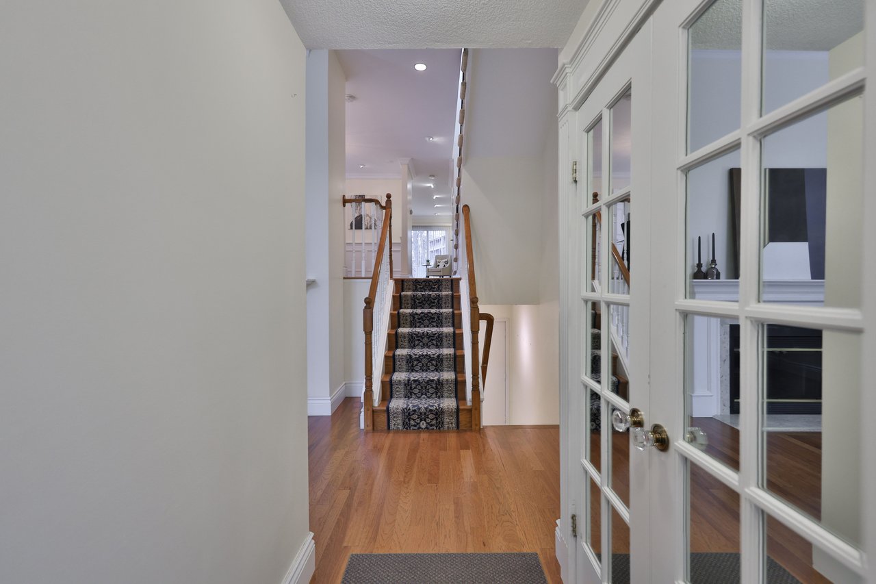 86 Forsythe Street, Oakville