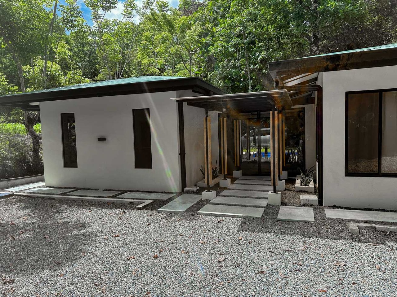 Rainforest Home with River, Jungle Trails & Pool in Ojochal