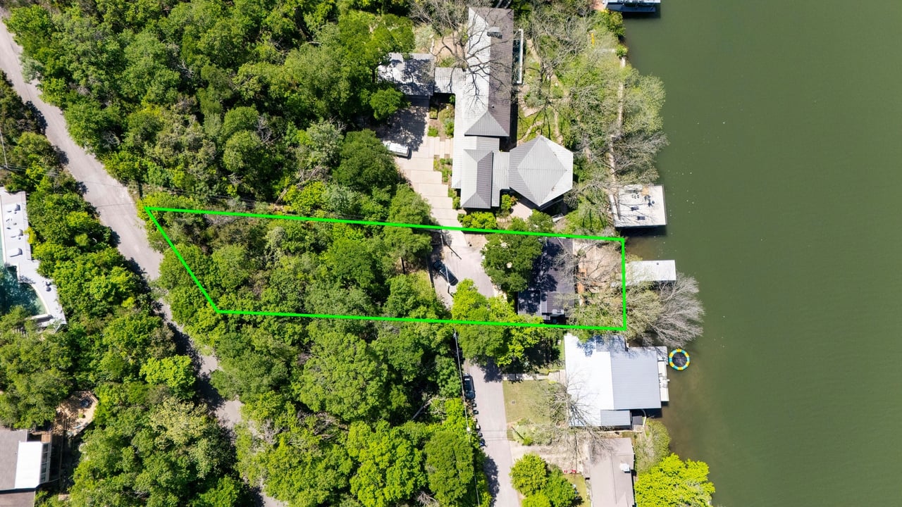 1606 Ski Slope Drive