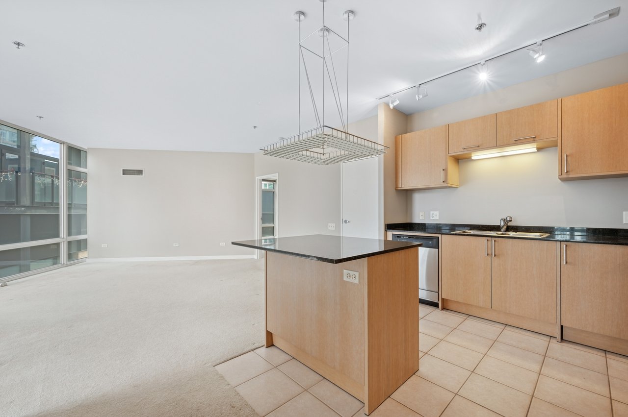 510 W Erie St Unit 604